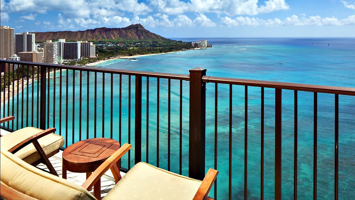 oahu-hotel-rooms-presidential-suite-view.jpg