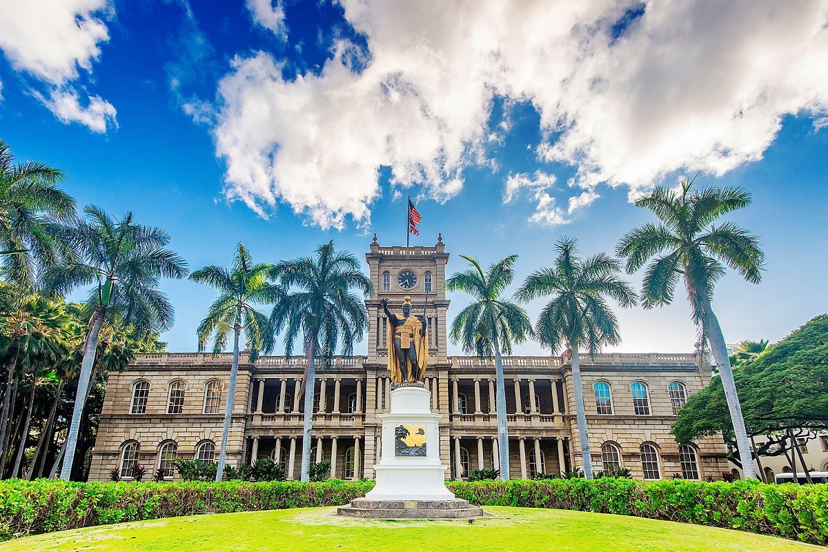 The-Royal-Hawaiian-Resort-Local-Attraction-iolani-palace.jpg