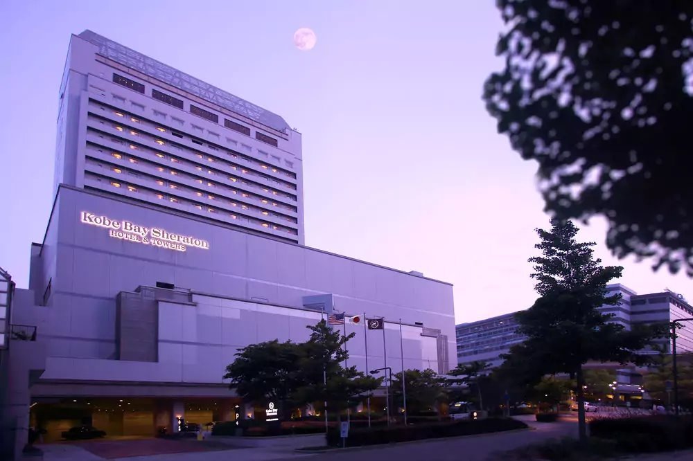 Kobe_Bay_Sheraton_Hotel_and_Towers0.jpg