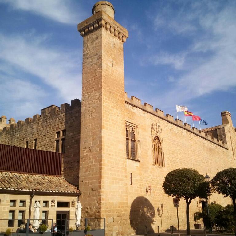 Parador de Olite-5.jpg