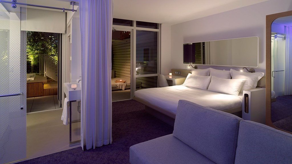 YOTEL_New_York_at_Times_Square_West6.jpg