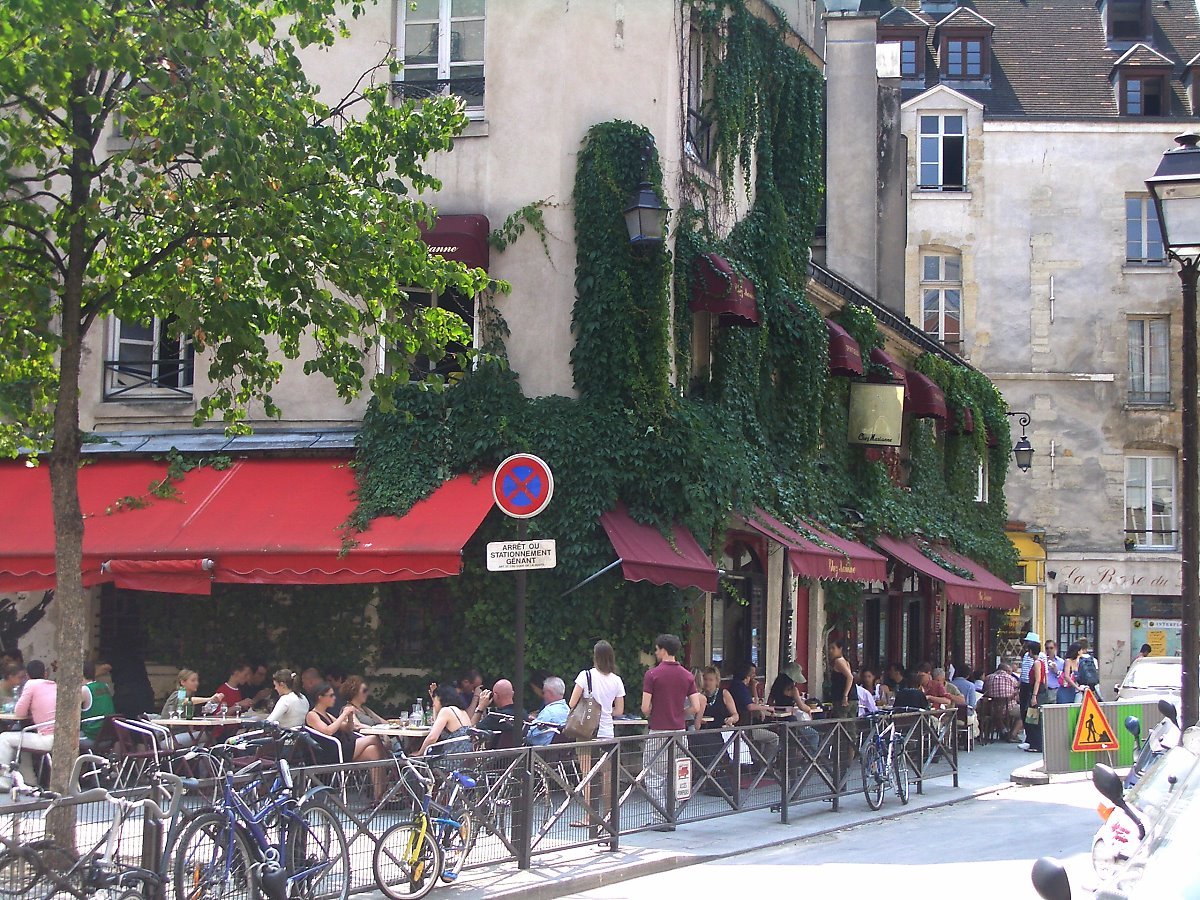 Chez_Marianne_(Le_Marais_Paris)_01.jpg