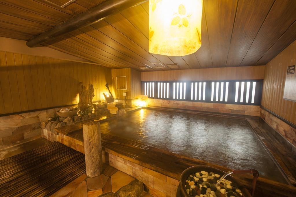 Dormy_Inn_Shinsaibashi_Hot_Spring1.jpg