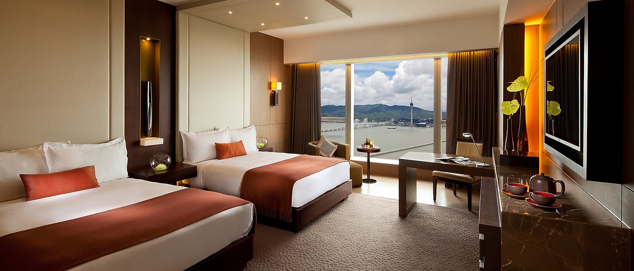 Room - Macau Waterfront View Rooms - Twin Beds.jpg