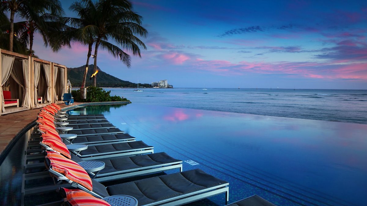waikiki-beach-infinity-pool-evening.jpg