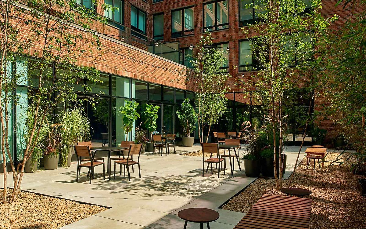 1600x1000-arlo-hudsonsq-courtyard.jpg