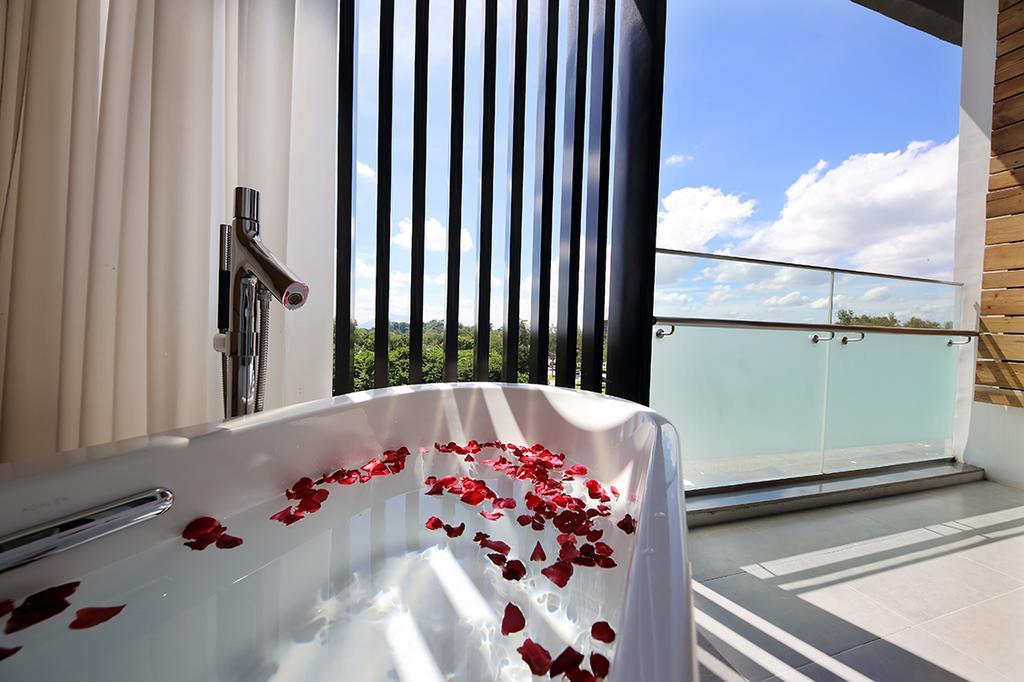 Midori Clark Hotel and Casino-3.jpg