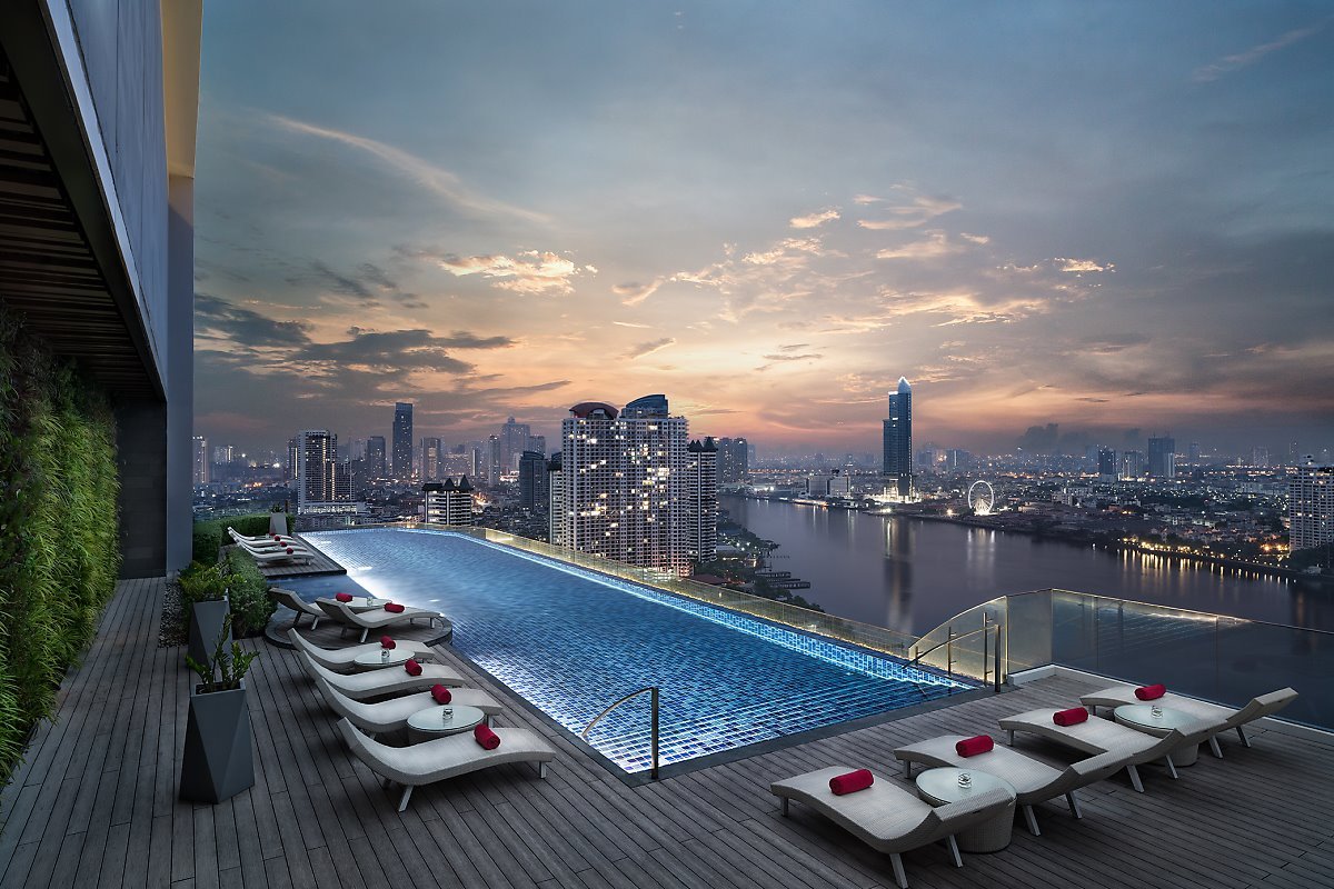 AVANI_Riverside_Bangkok_Hotel_Roof_Top_Pool_Sunrise2.jpg