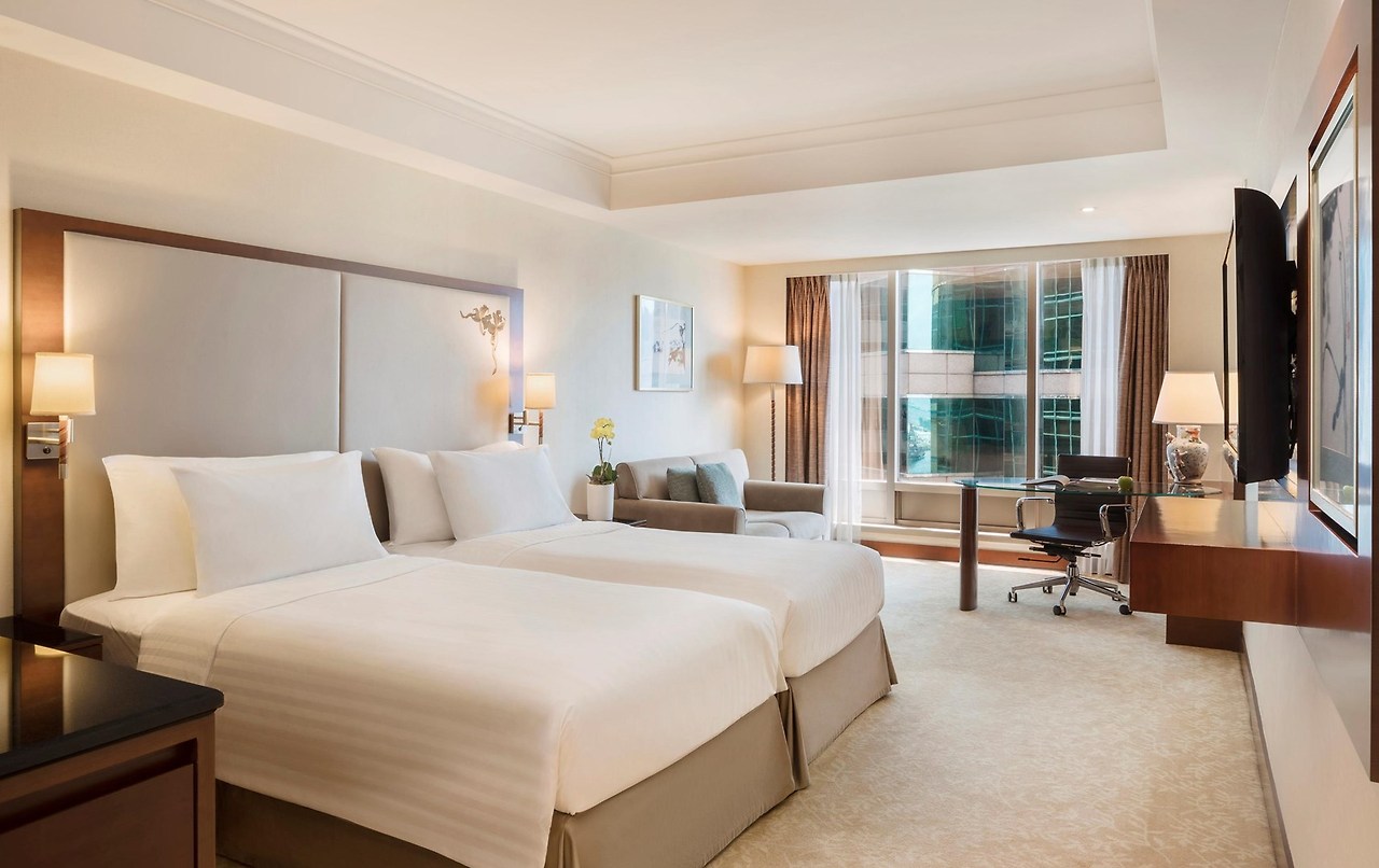 Royal Pacific Hotel.jpg