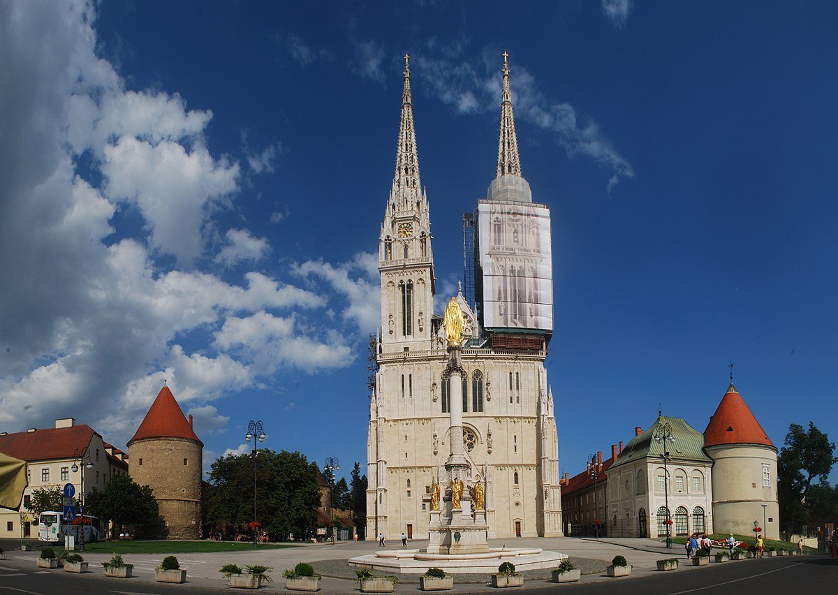 1200px-Zagreb_Cathedral_with_cloudy_sky.jpg