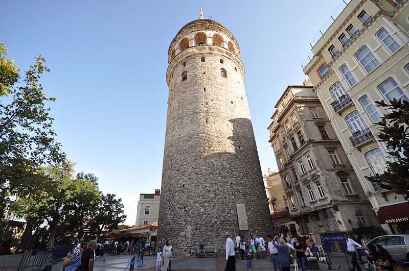 800px-Galata_Tower_(67m.).jpg
