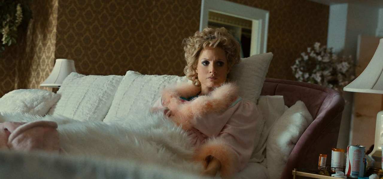 Jessica Chastain in The Eyes of Tammy Faye 42.jpg