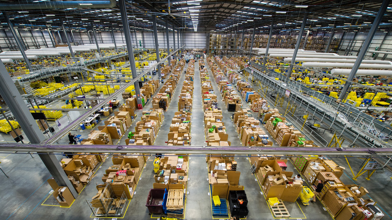 아마존물류창고게티이미지.jpg
