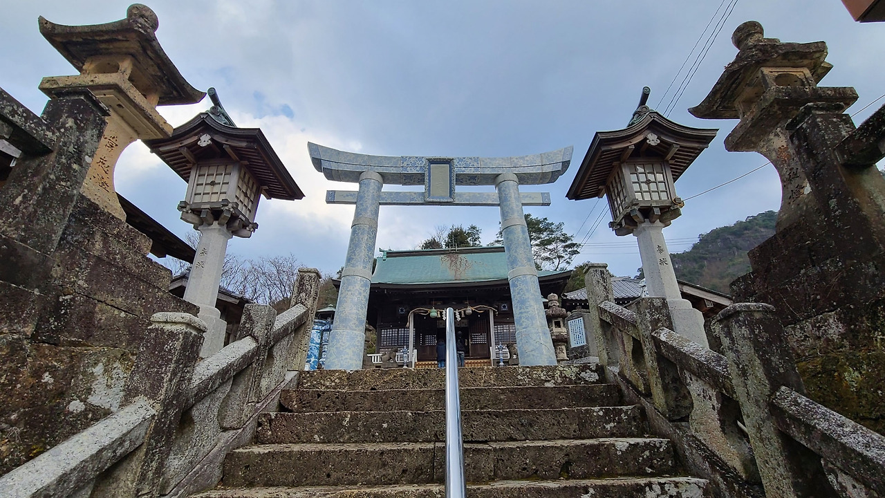 나베시마 준마이긴조 야마다니시키 (Nabeshima Junmai Ginjo Yamadanishiki 鍋島 純米吟醸 山田錦)