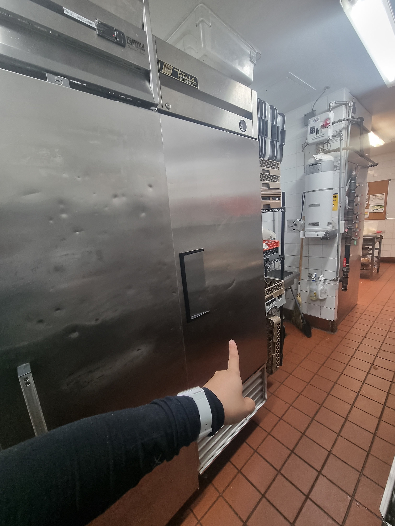 어디다 뒀는지 사진찍고 공유도 하고.jpg