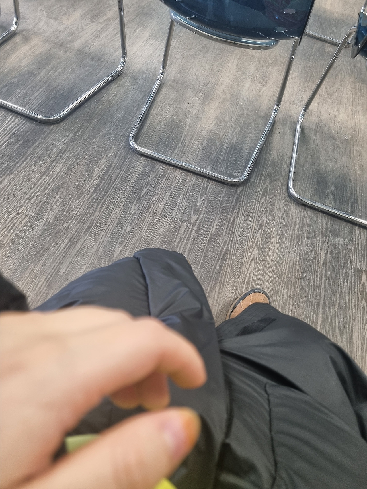 진찰 기다리는 중.jpg