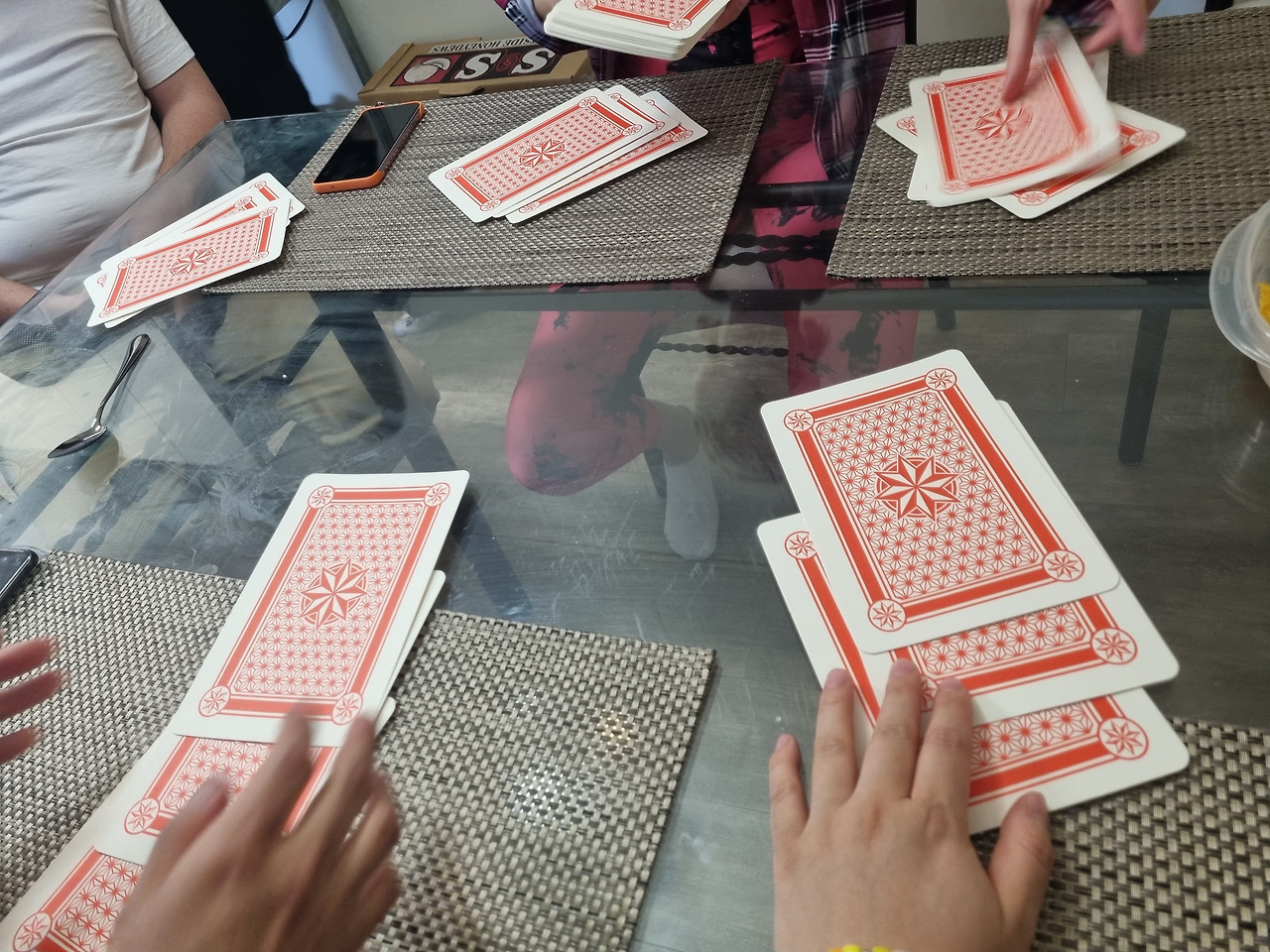 친구들이랑 게임.jpg