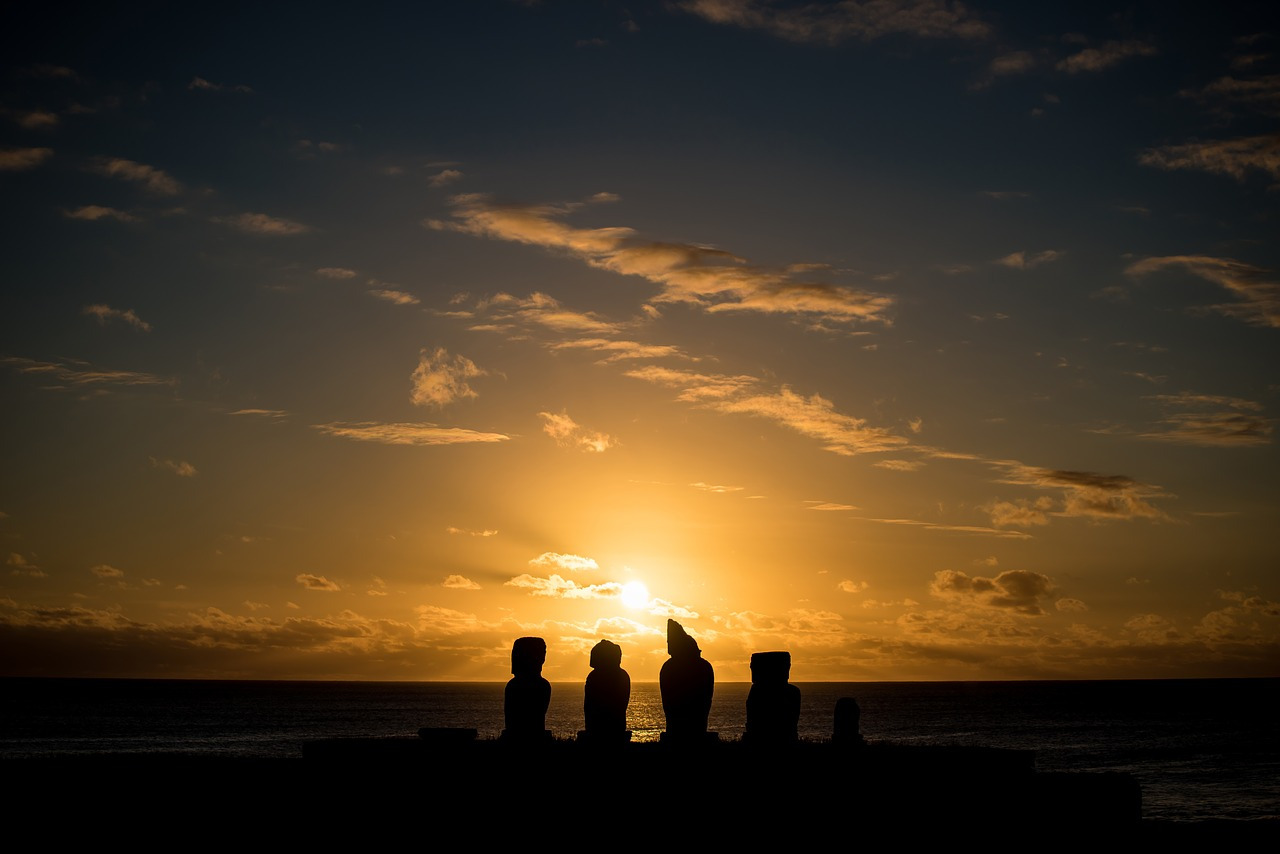 easter-island-1824761_1280.jpg