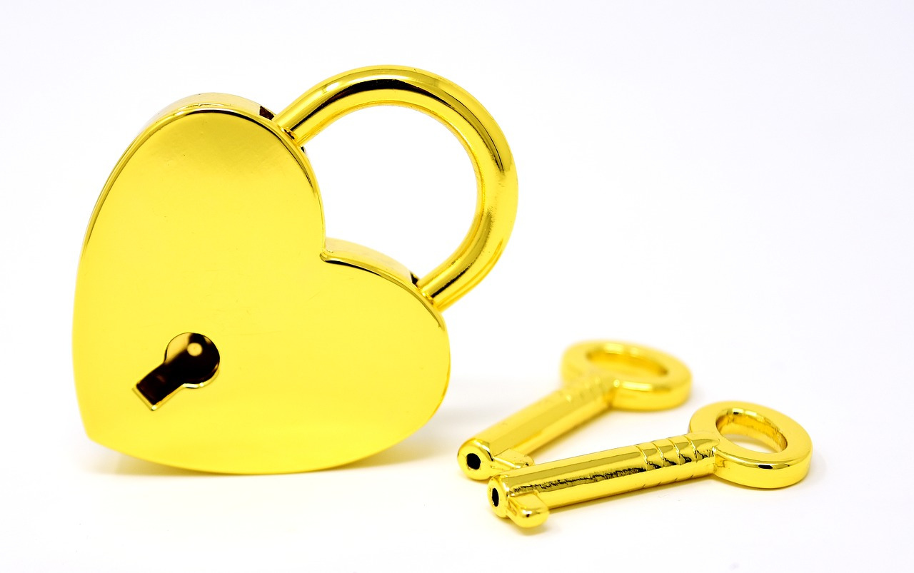 key-to-the-heart-3101628_1280.jpg