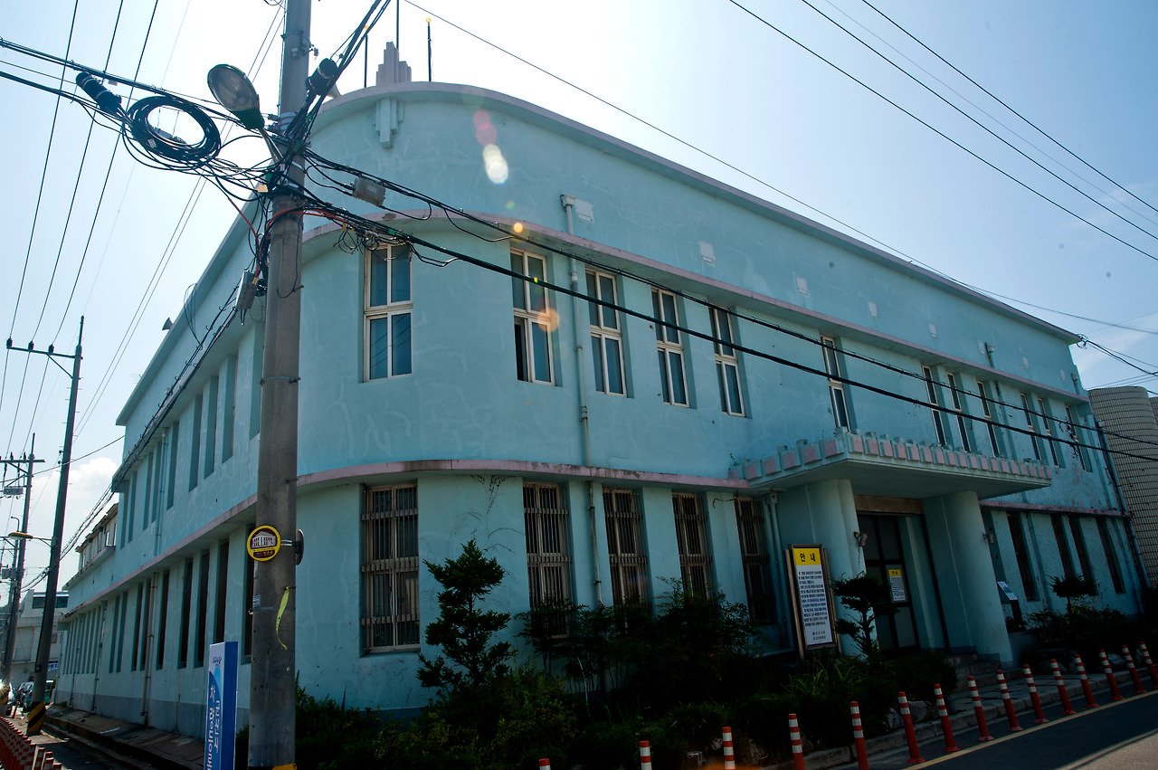 구 조선식량영단 군산출장소.jpg