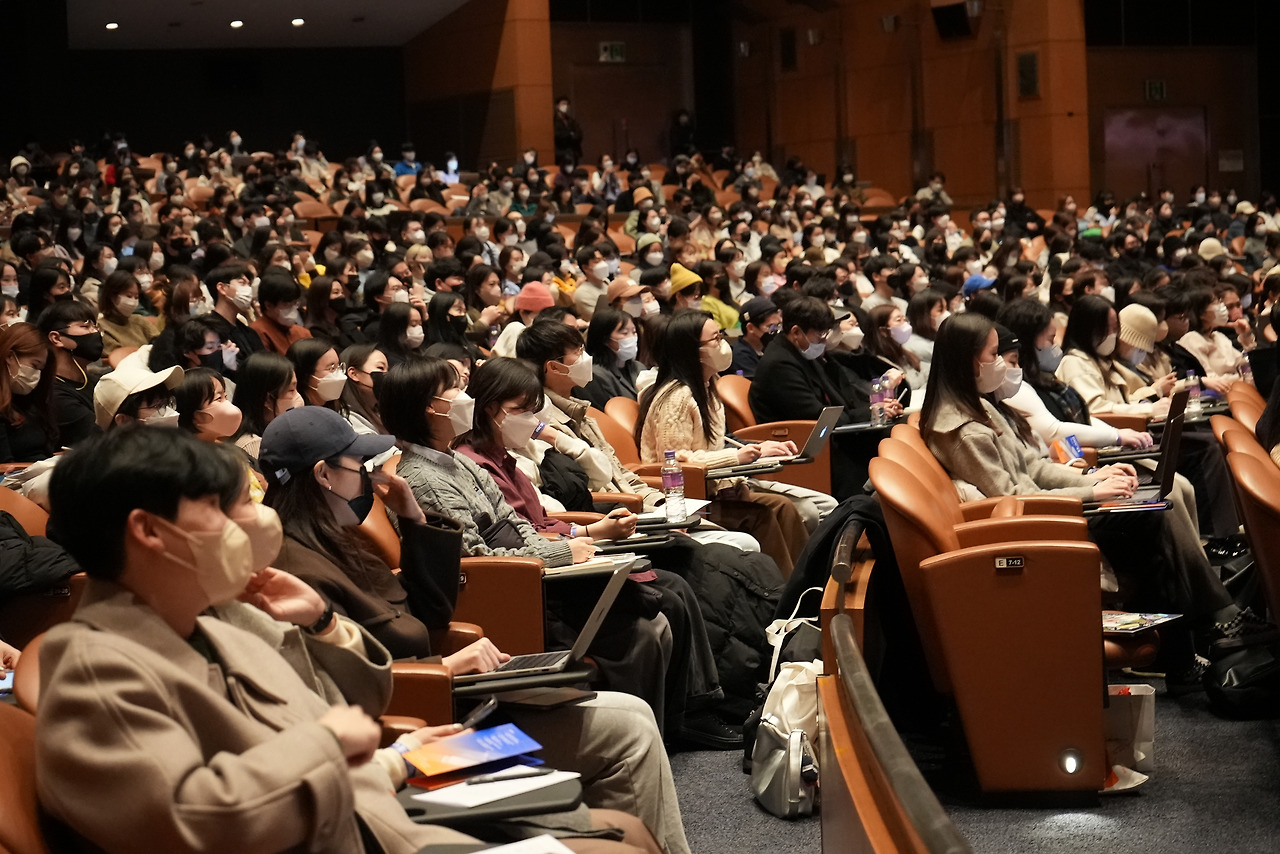 청중들 모습(중간).jpg