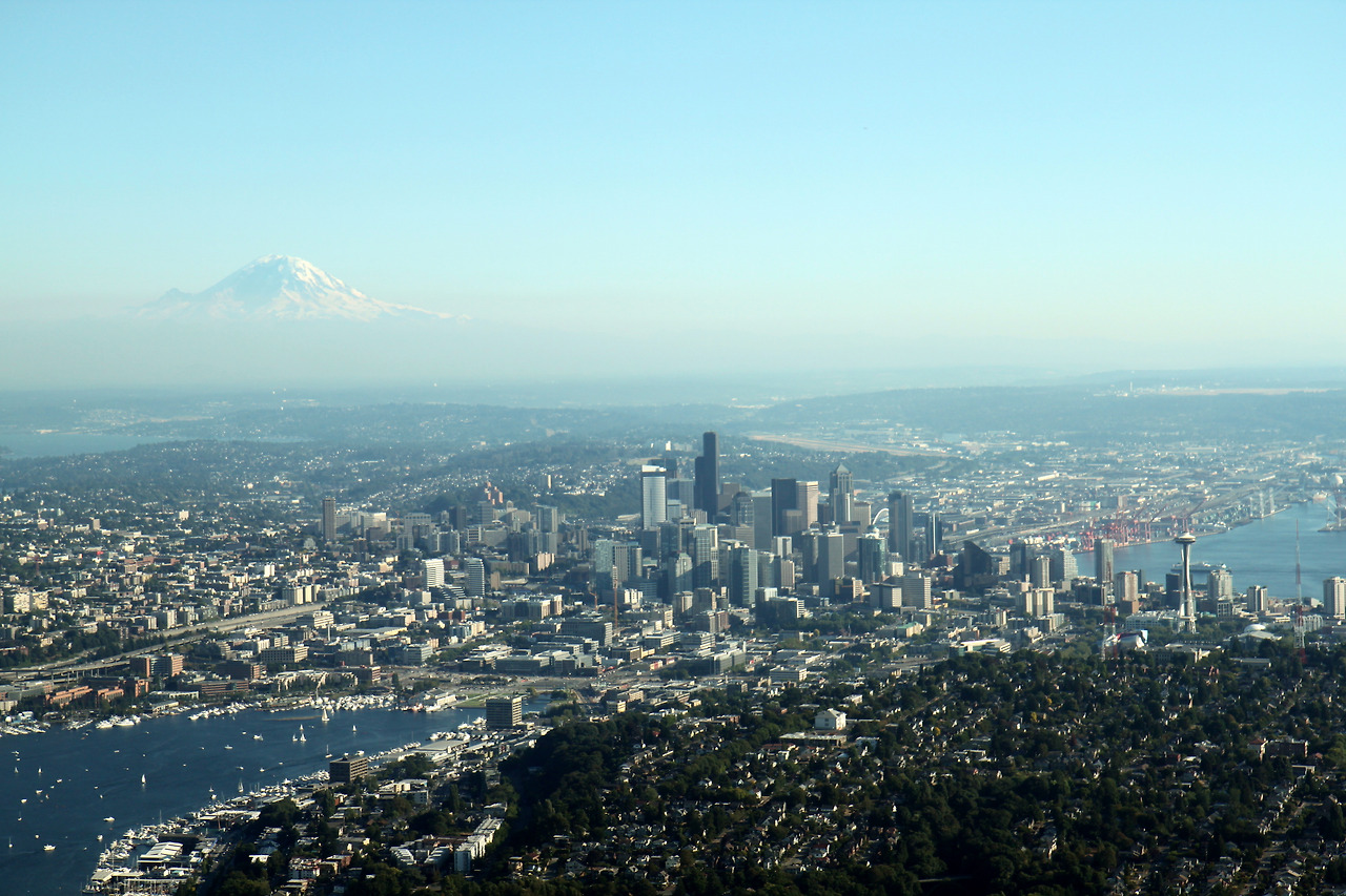 Aerial_Seattle_and_Mt_Rainier.jpg