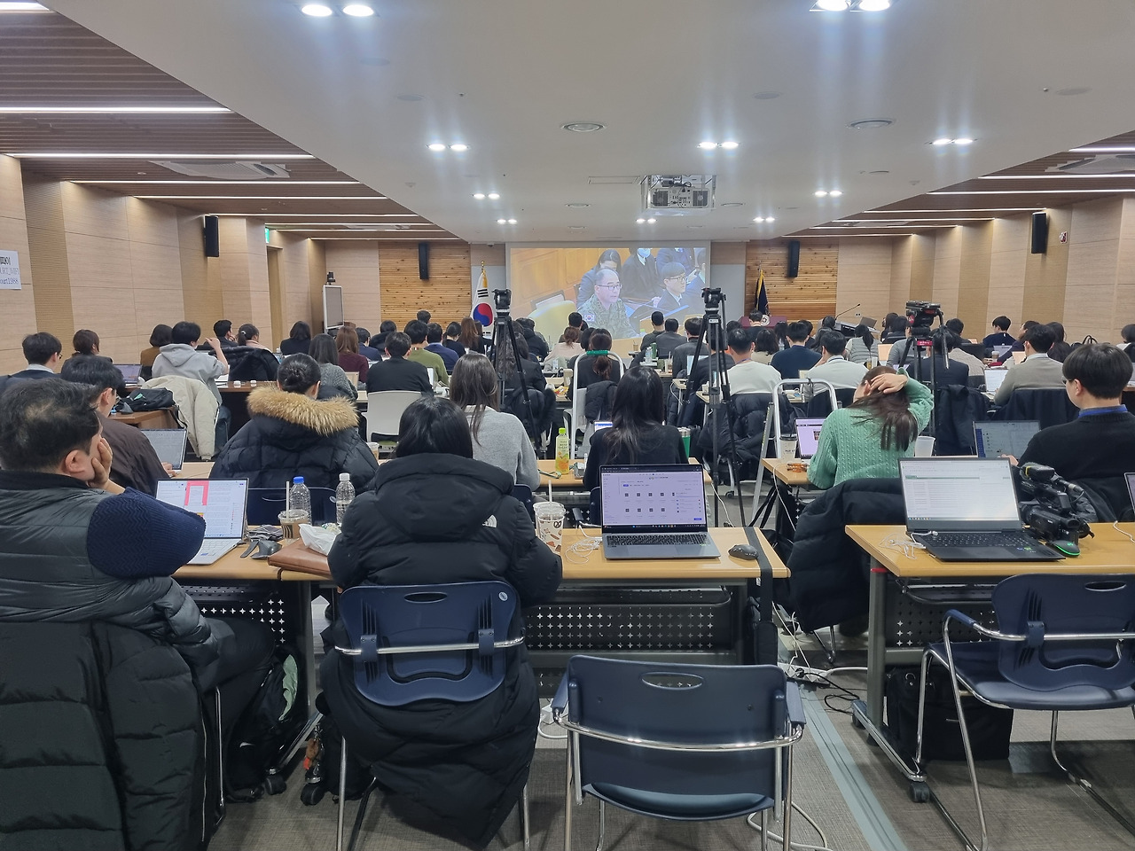 ▲ 헌법재판소 브리핑룸  (사진 = 본인).jpg