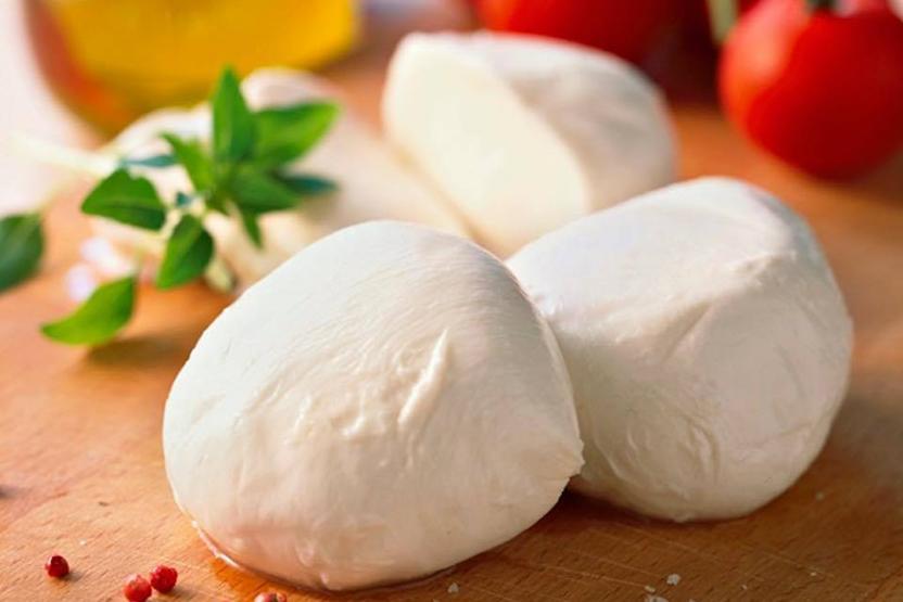 CocuSocial-Mozzarella-Cheese-Making-1.jpg
