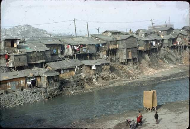 11.한국전쟁후 청계천 주변.jpg
