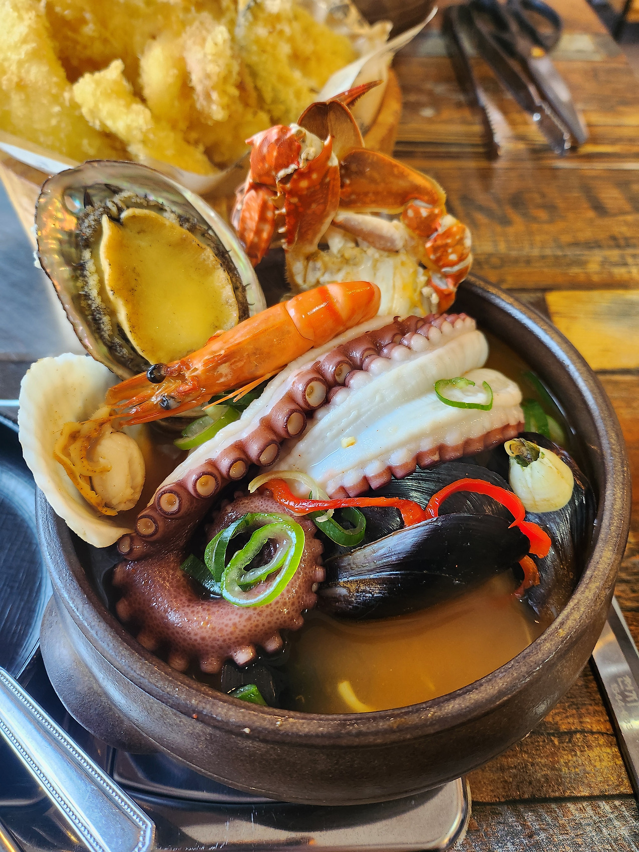 문개항아리 해물라면(브런치 삽입 확정)..jpg