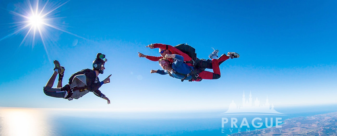 Adrenaline-Teambuilding-Prague-Tandem-Sky-Diving-2.jpg