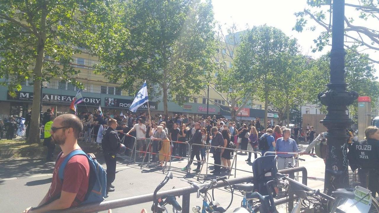 국제 데모.jpg