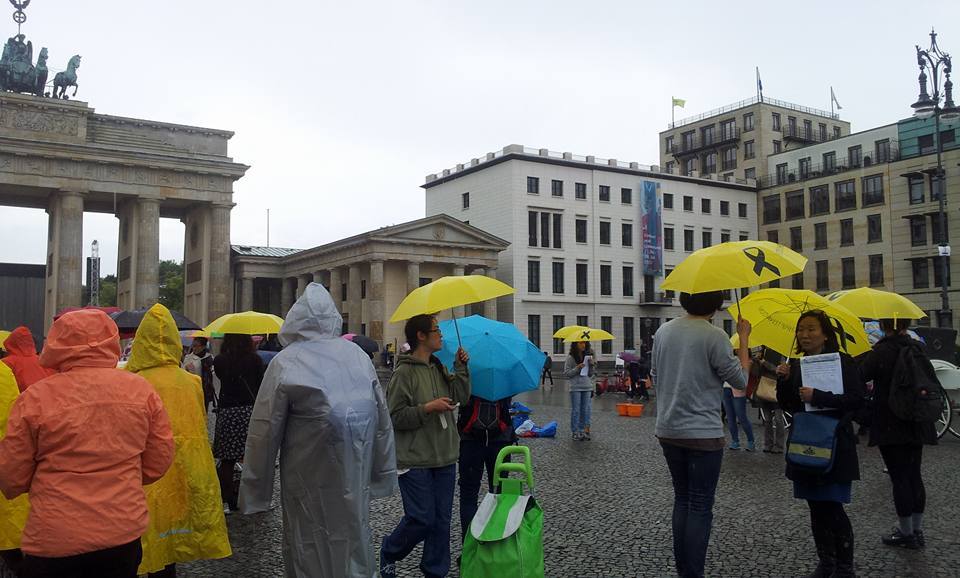 2015.6 세월호 노란우산 시위.jpg