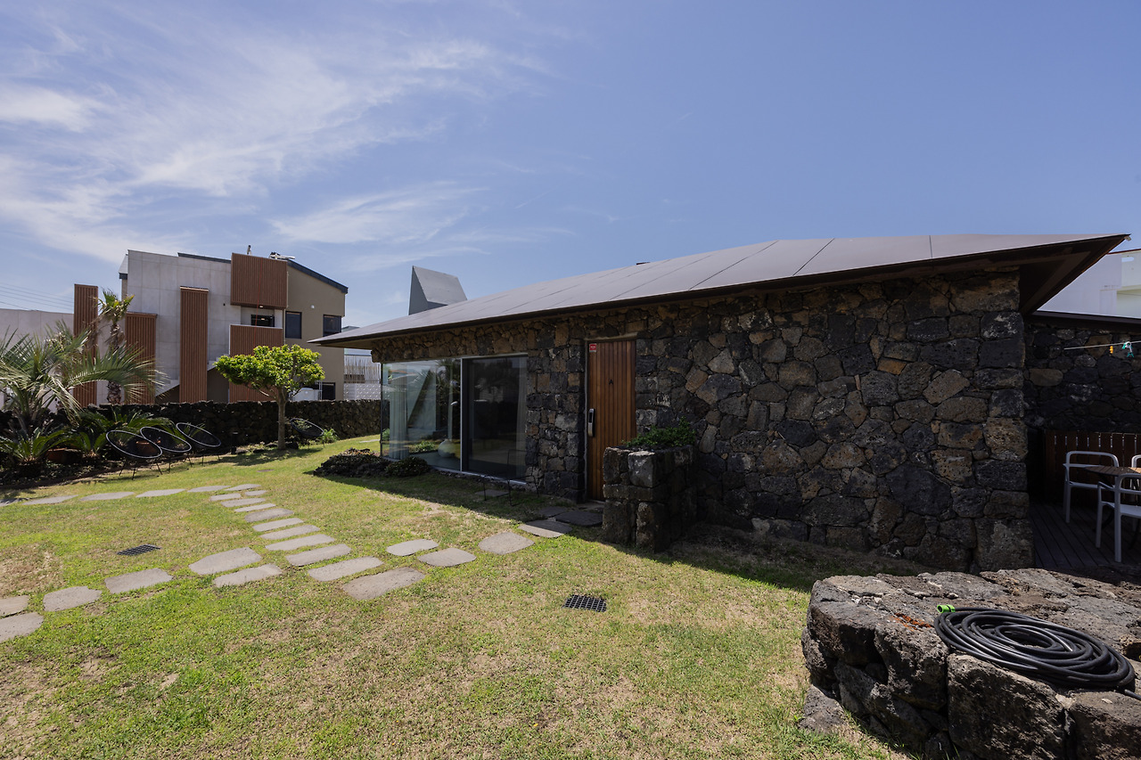 월정담 - 외부 (2).jpg