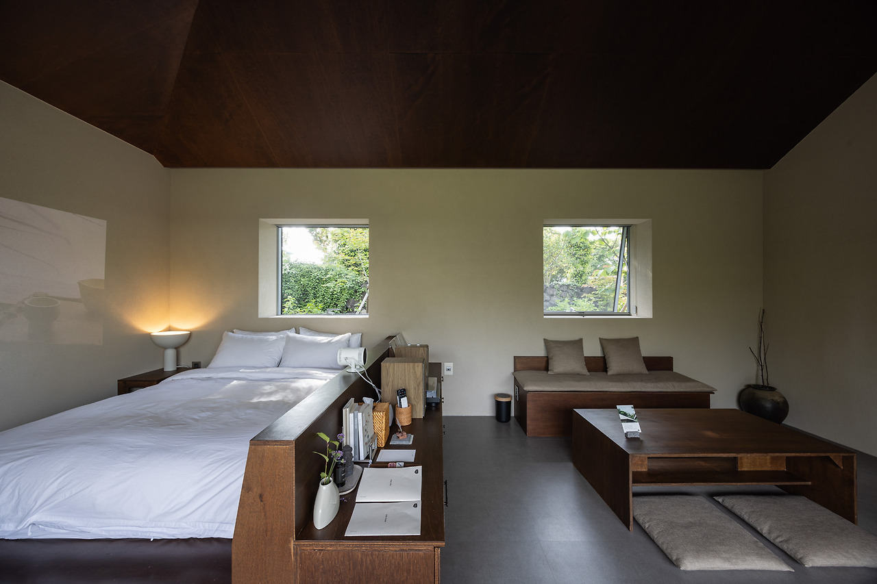 스테이 오아 - 침실동 거실 (6).jpg