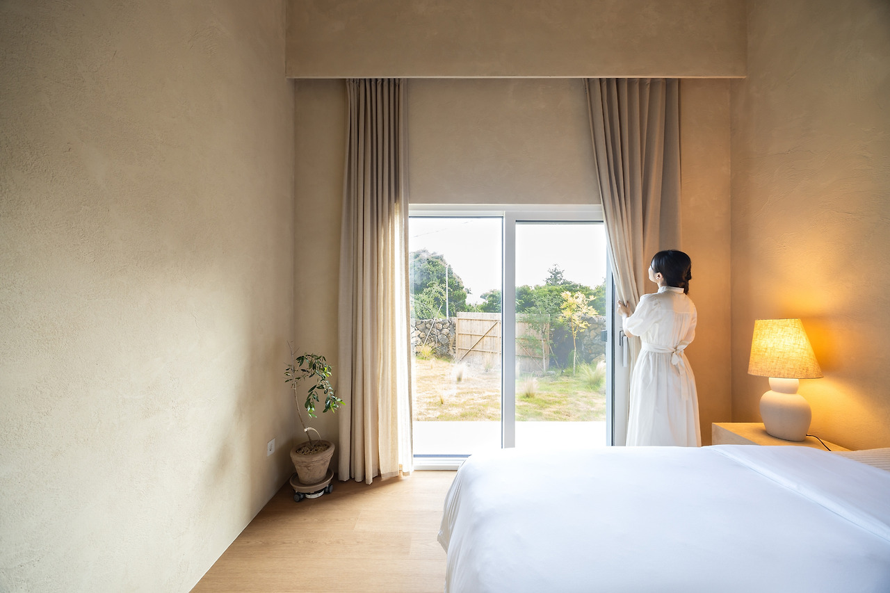 몽중정원 - 수정 (2).jpg