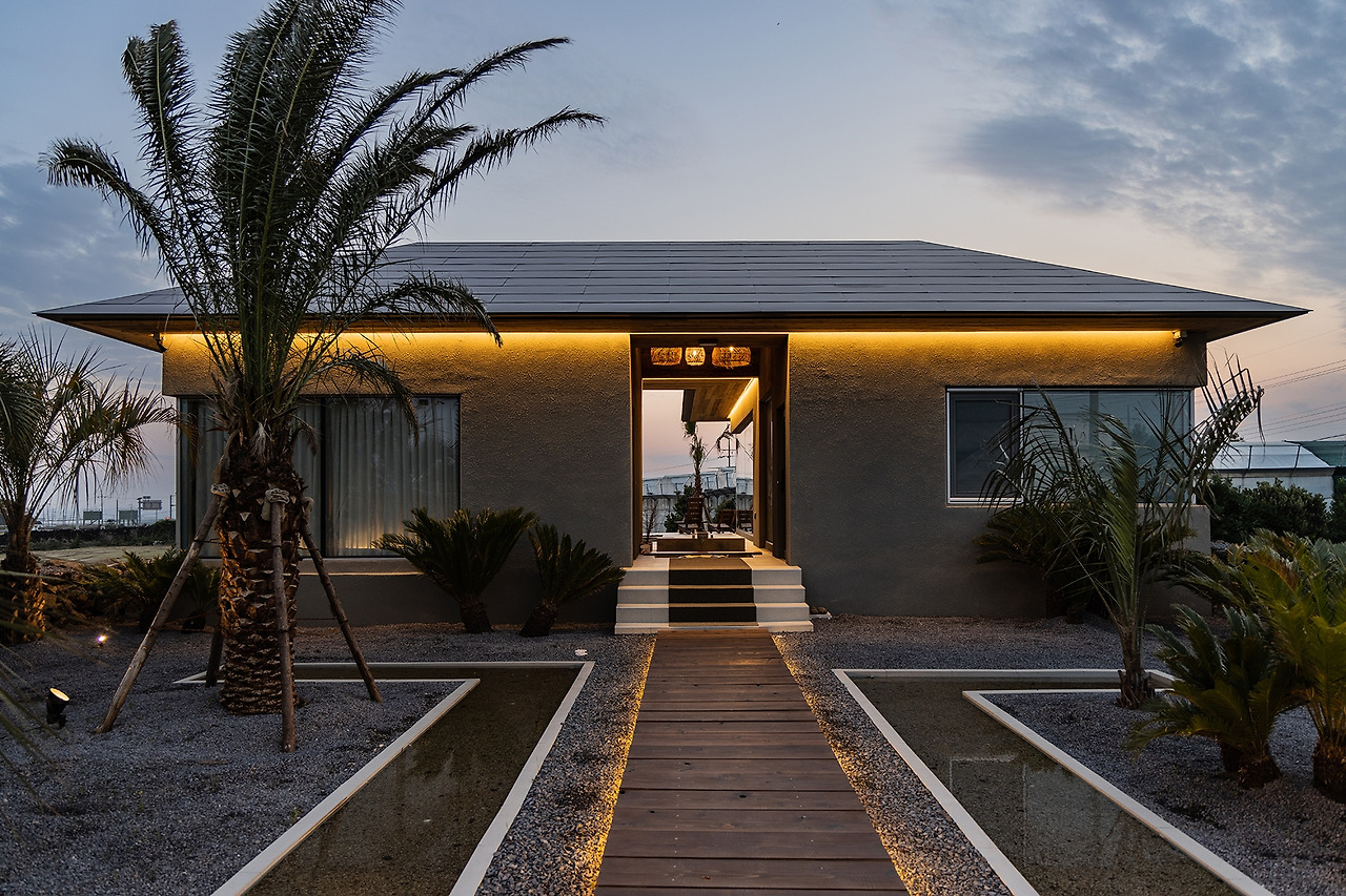 스테이가량 (외관 밤)-02.jpg