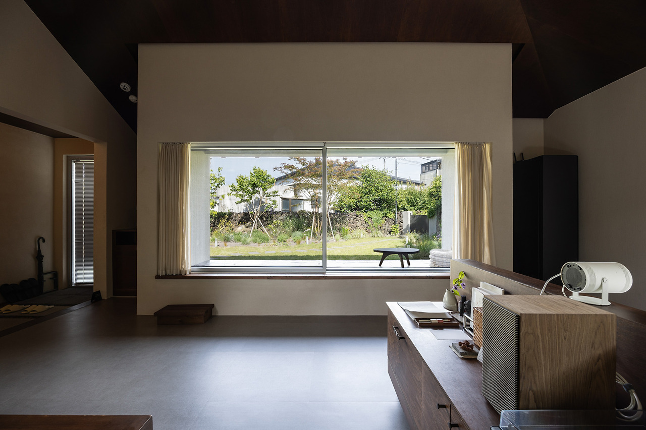 스테이 오아 - 침실동 거실 (4).jpg