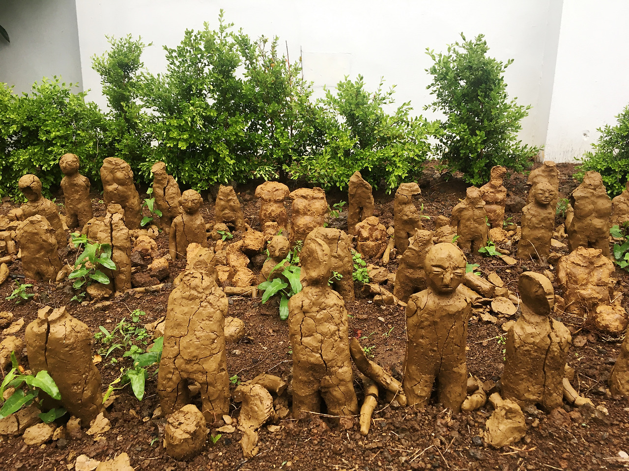 이한나,“人” (2021) _25일 뒤.jpg