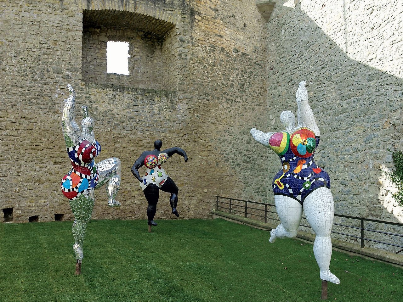 Pictured- Les Trois Grâces, 1995–2003. © 2014 Niki Charitable Art Foundation..jpg