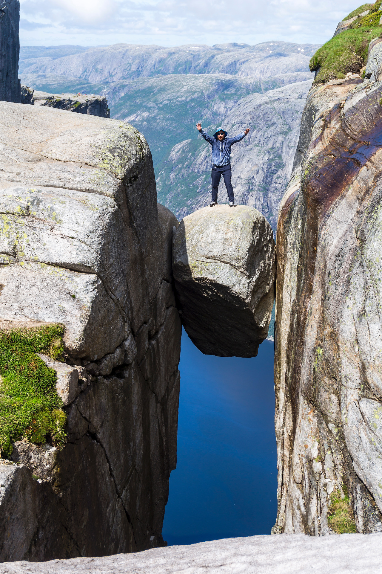 Outdoorlife Norway_Kjerag Summer Hike.20170627.32.jpg