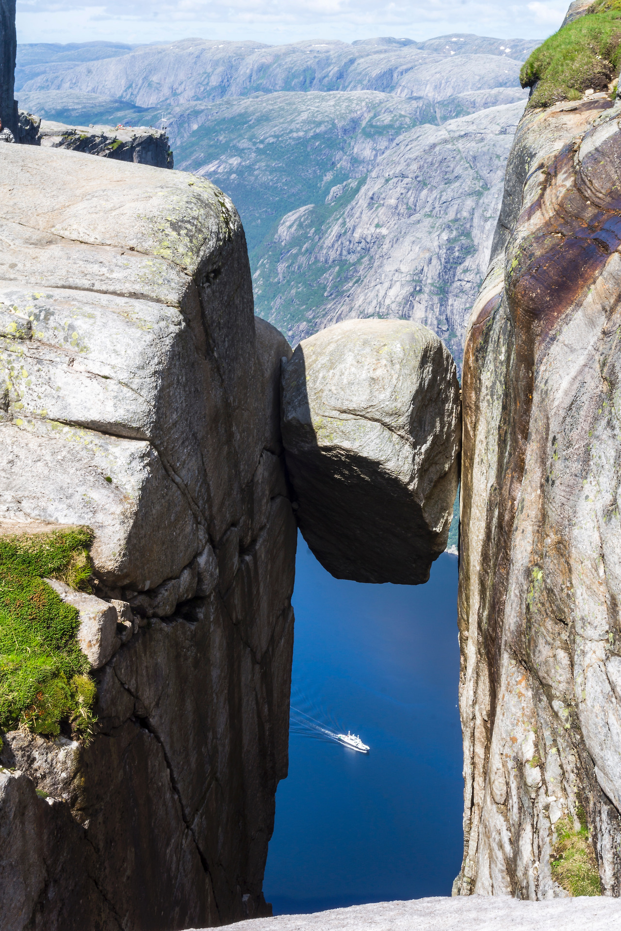 Outdoorlife Norway_Kjerag Summer Hike.20170627.35.jpg