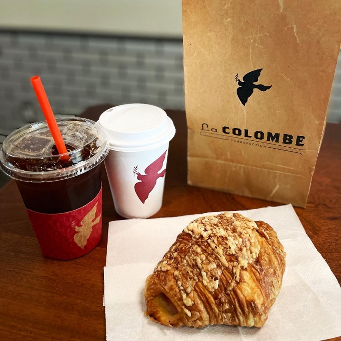 그림 1. 라콜로브의 로고타입, 브랜드 마크, 시그니처.jpg