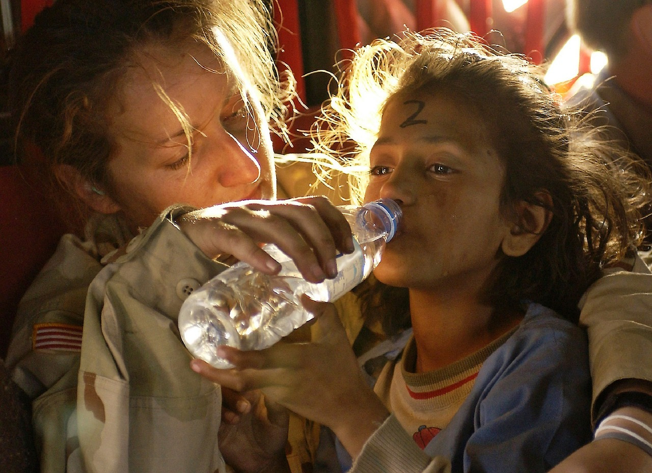 humanitarian-aid-939723_1280.jpg
