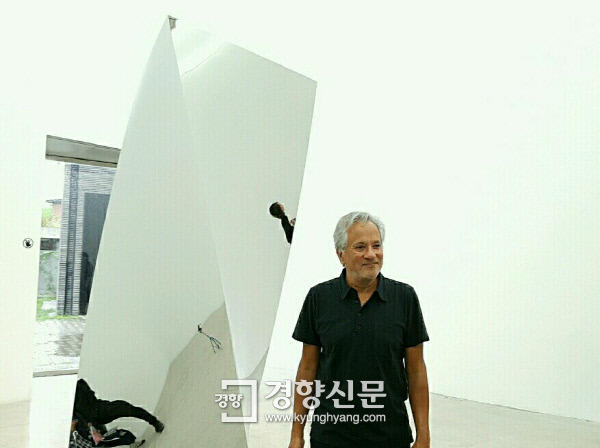 아니쉬 카푸어.jpg