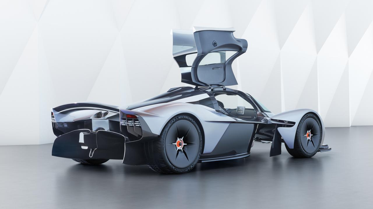 aston_martin_valkyrie_05.jpg