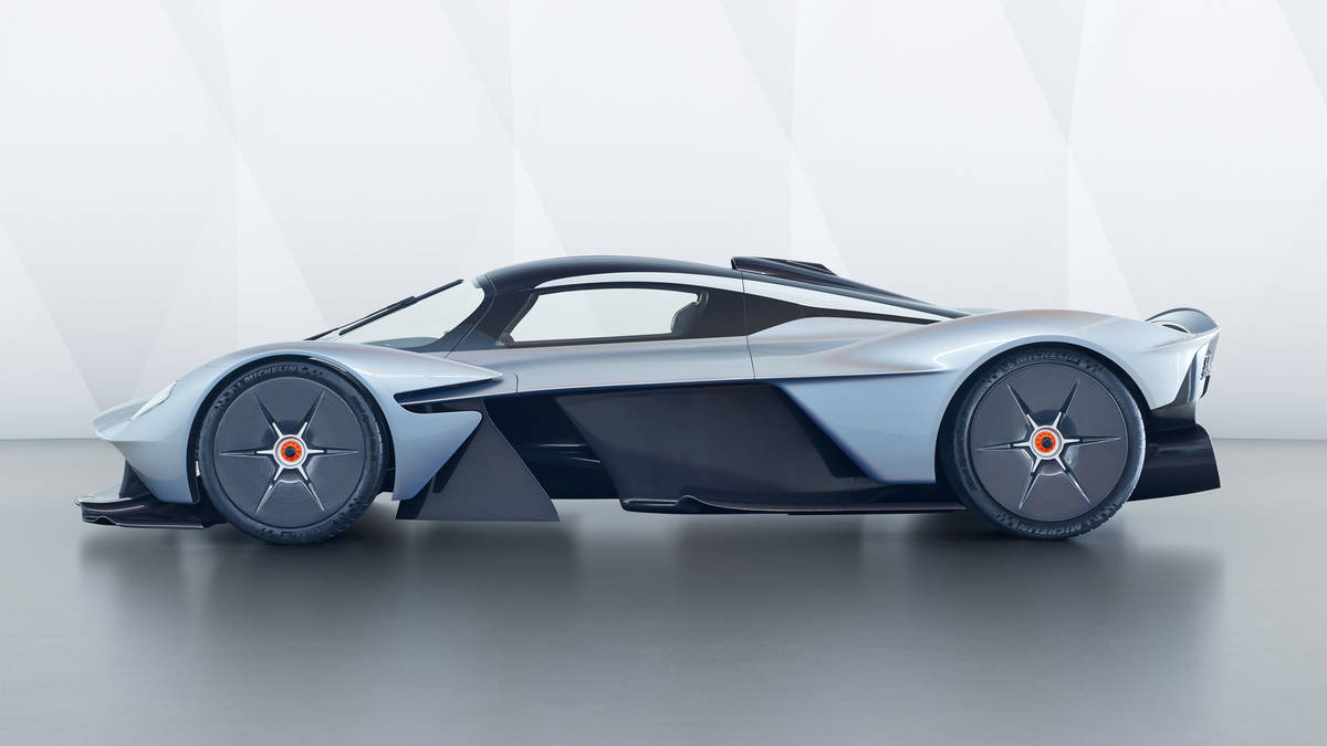 aston_martin_valkyrie_17.jpg