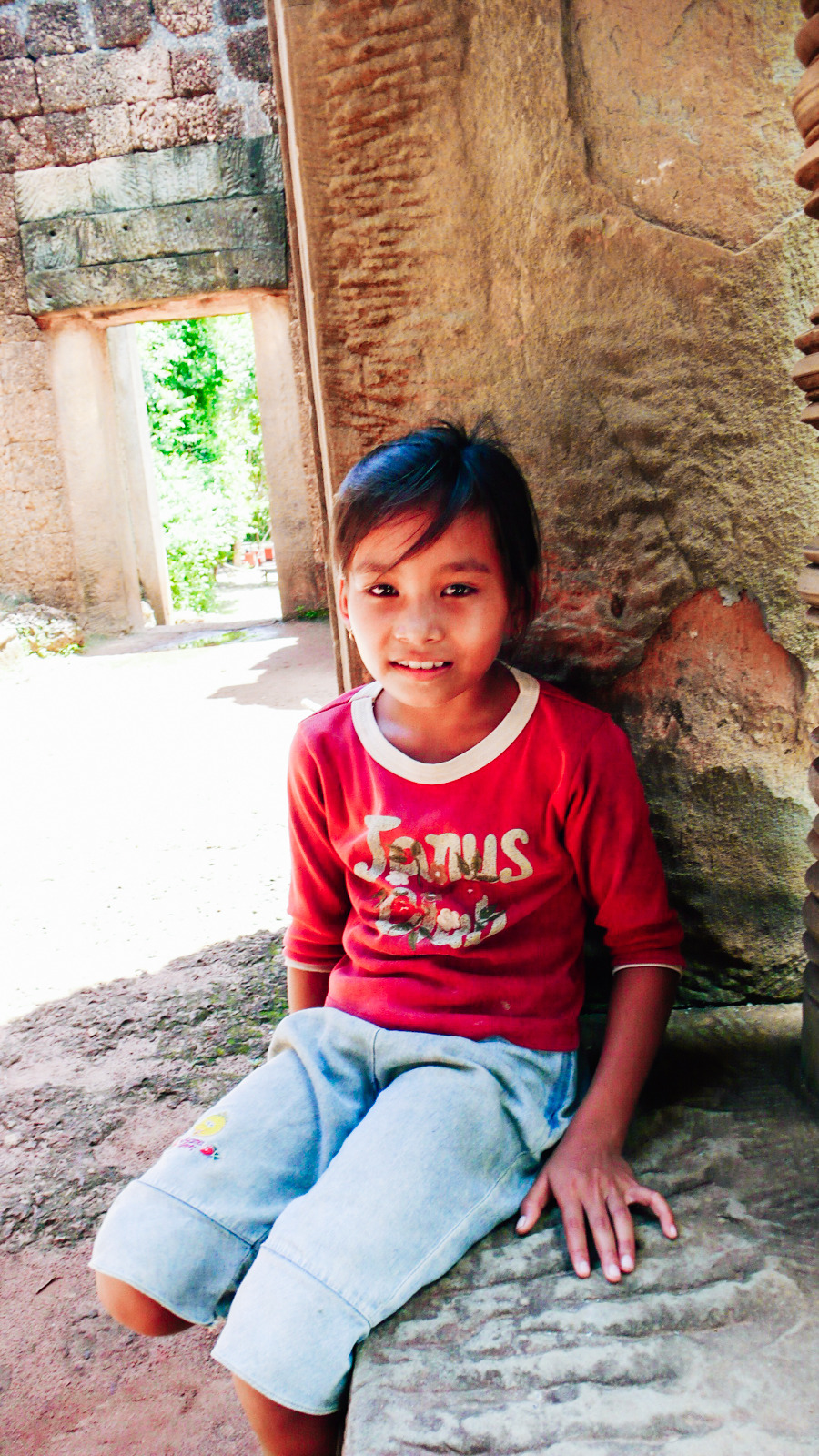 캄보디아 아이들 (돈달라는말 못하는아이)_ret.jpg