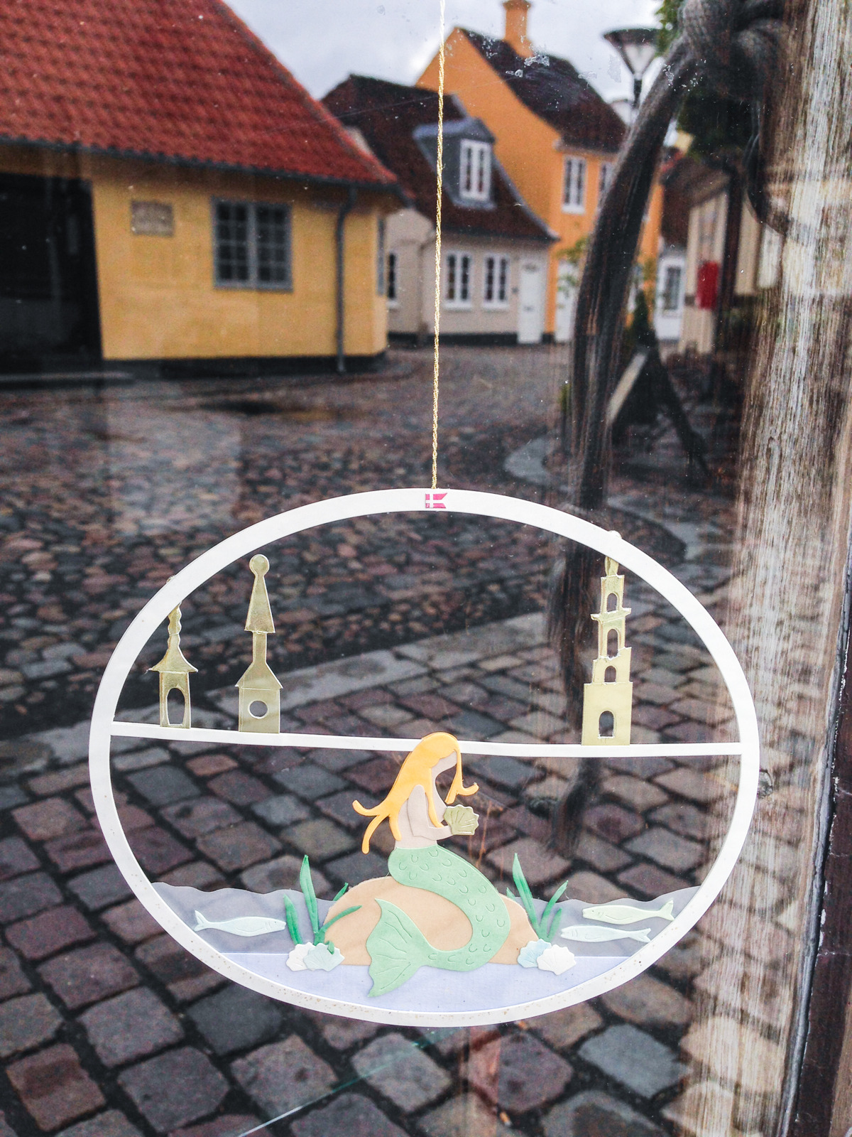 02 오덴세_기념품가게2_미야_ret.jpg