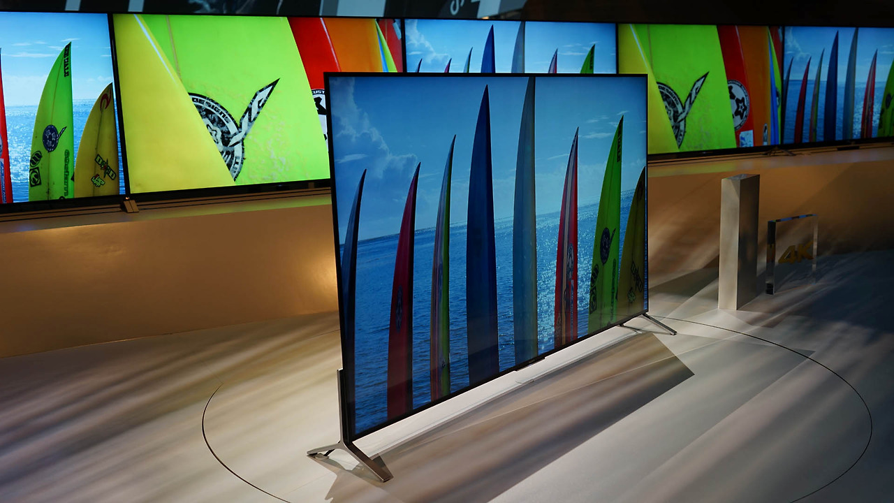 CES2015-가장-얇은-4K-LCD-TV-소니-X9000C2.jpg